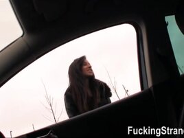 Hitchhiker chick Gina Devine car sex