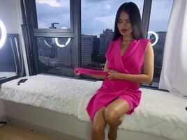 I rotate and fuck this Filipina pussy on my thick dick