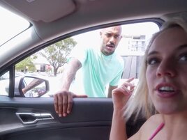 Kinky slut gives a ride to a stranger and gets fucked