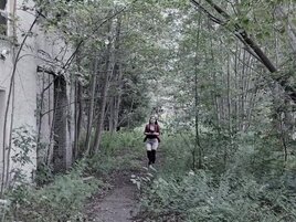 Fit babe goes hiking and gets fucked after taking a break