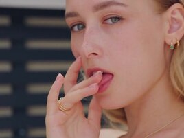 Kelly Collins looks adorable as she flaunts her body