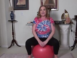 Denise the fat MILF is going to work out in the nude