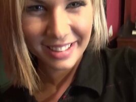 Bartender babe is going to suck and screw with passion