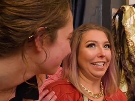 Horny lesbian ladies are going to finger and climax