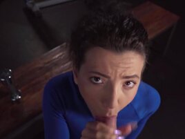 Fitness babe with a tight pussy lets him fuck her hard