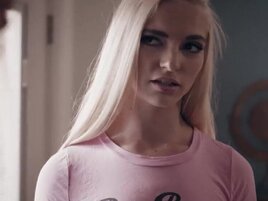 Stepdaughter in great shape ends up in a DP fuck session