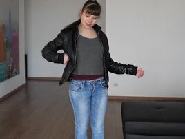 French girl with a hot body is going to get crazy for the cam