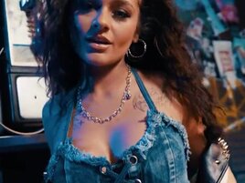 Frizzy-haired, super-kinky brunette wants dick in POV