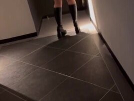 Thong-wearing Asian seductress gets pretty risky