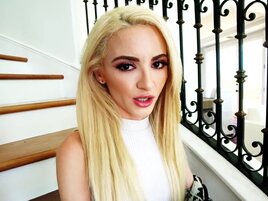 Lola Faeshowing you her feet in a steamy JOI video