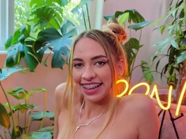 Khloe Kapri makes a sex tape with the hung lad Zac Wild