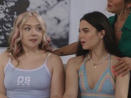 Thick MILF is giving lessons to two short coeds